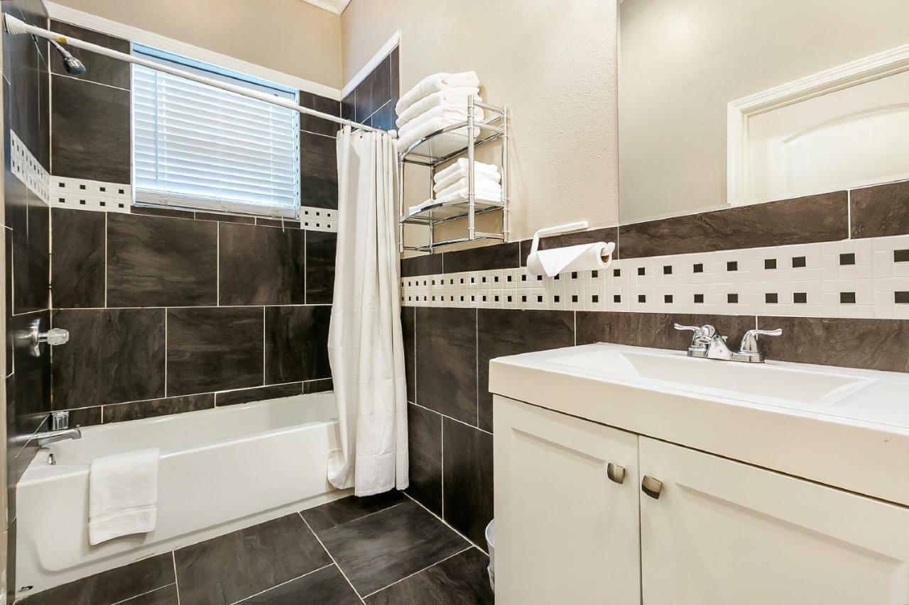Spacious 3Br/2.5Bath Condo In Great Location นิวออร์ลีนส์ ภายนอก รูปภาพ